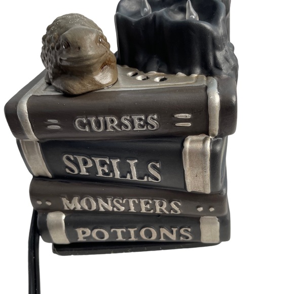 ScentSationals Wax Warmer Witch's Book Of Spells With “Fall In Love” Fragrance - Picture 7 of 9